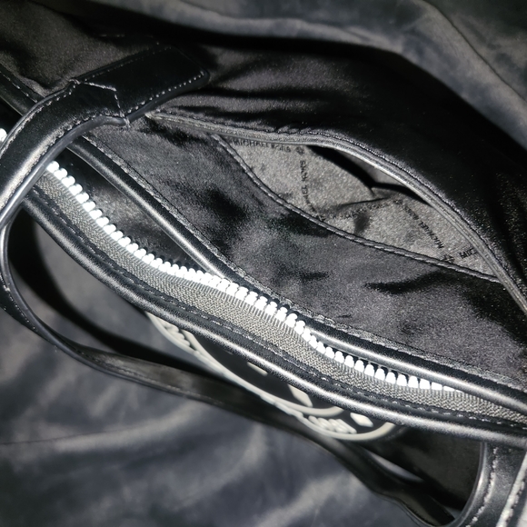 Michael Kors black and white tote - Picture 6 of 7